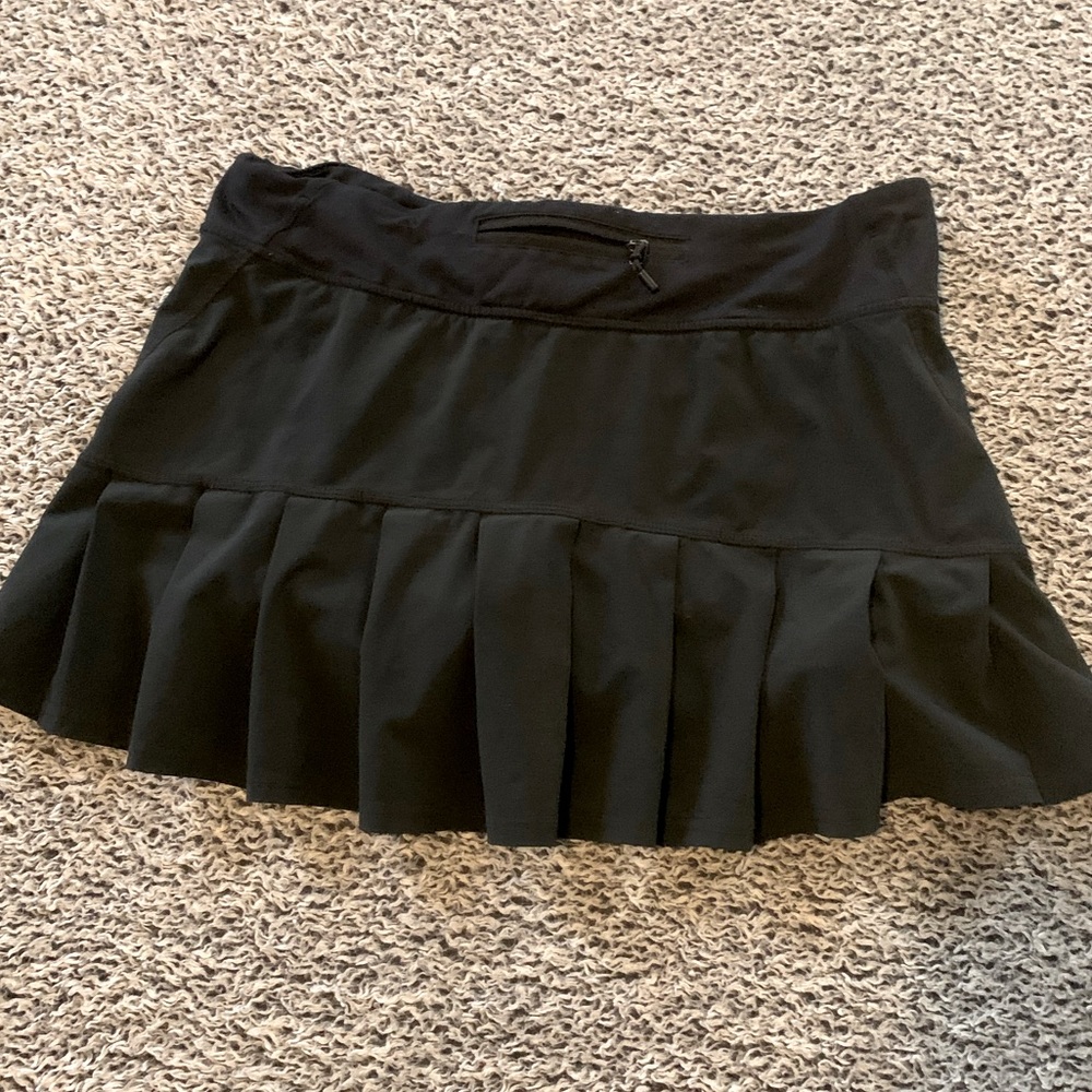 Black Lululemon sz 6 ruffled skort